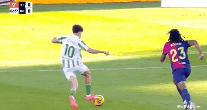 海星TV-【西甲】莱万破门德容送点 巴萨遭绝平2比2贝蒂斯