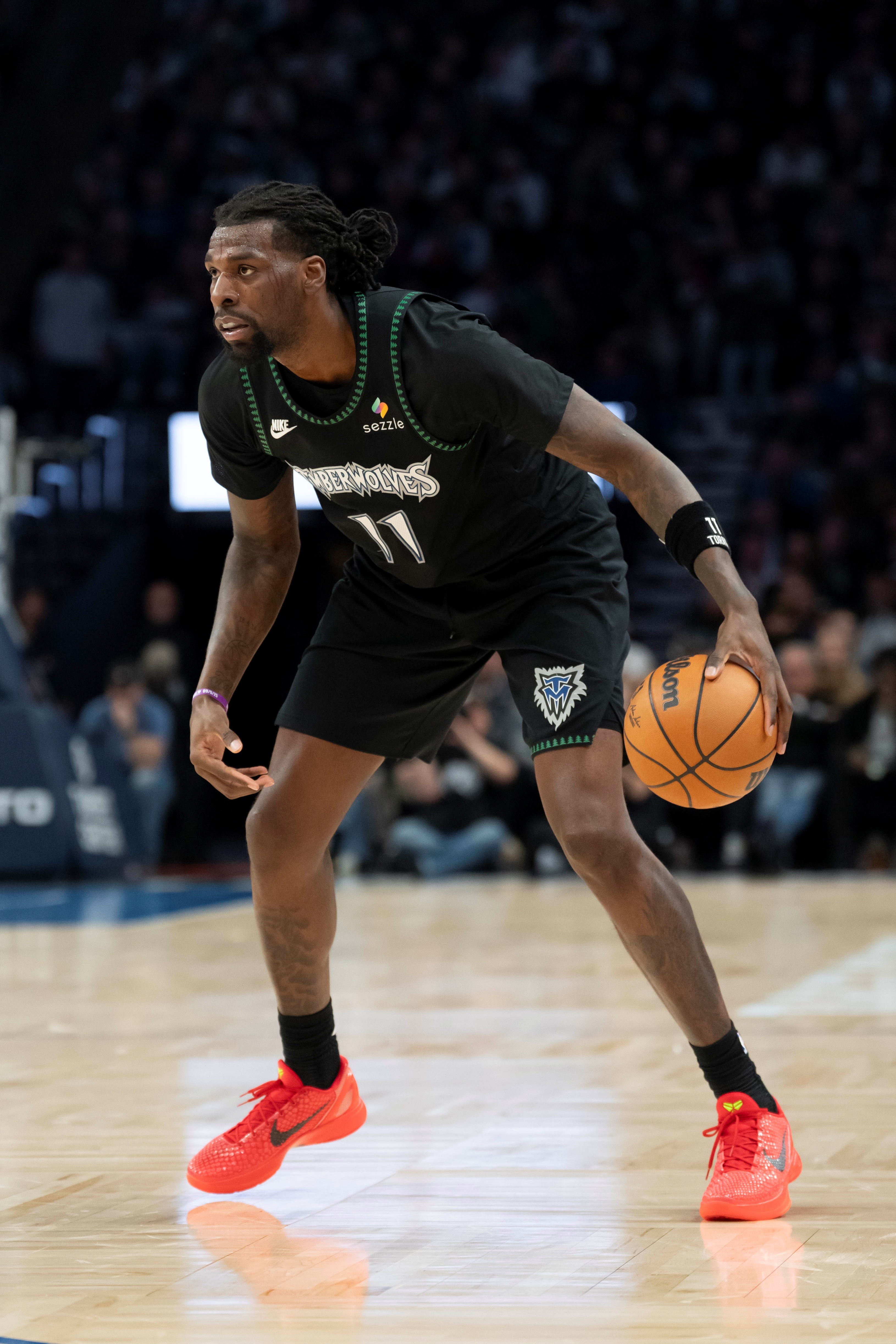 海星体育官网-横冲直撞!里德12投6中得15分7板3助3断1盖帽 正负值+30最高